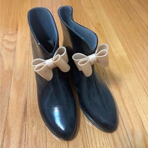 Elegant Black Rain Boots with Tan Bow